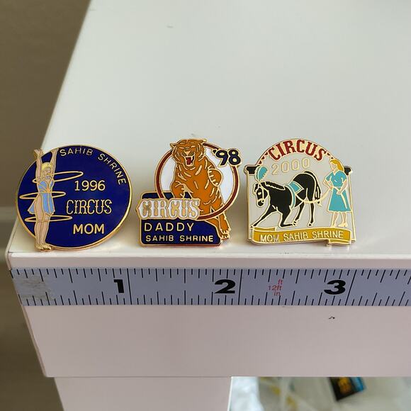 Sahib Shrine Circus Mom and Dad Pins Mixed lot set of 3,  96 98 00 - Picture 5 of 7
